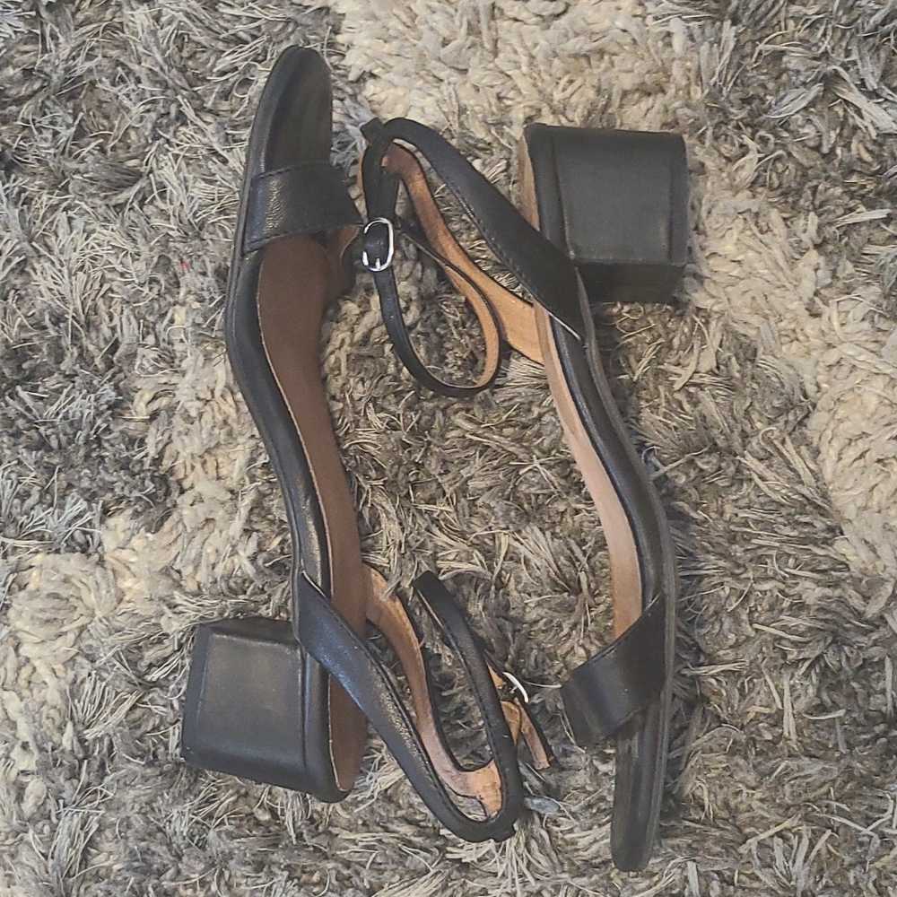 J Jill Heels - Picture 2 of 6
